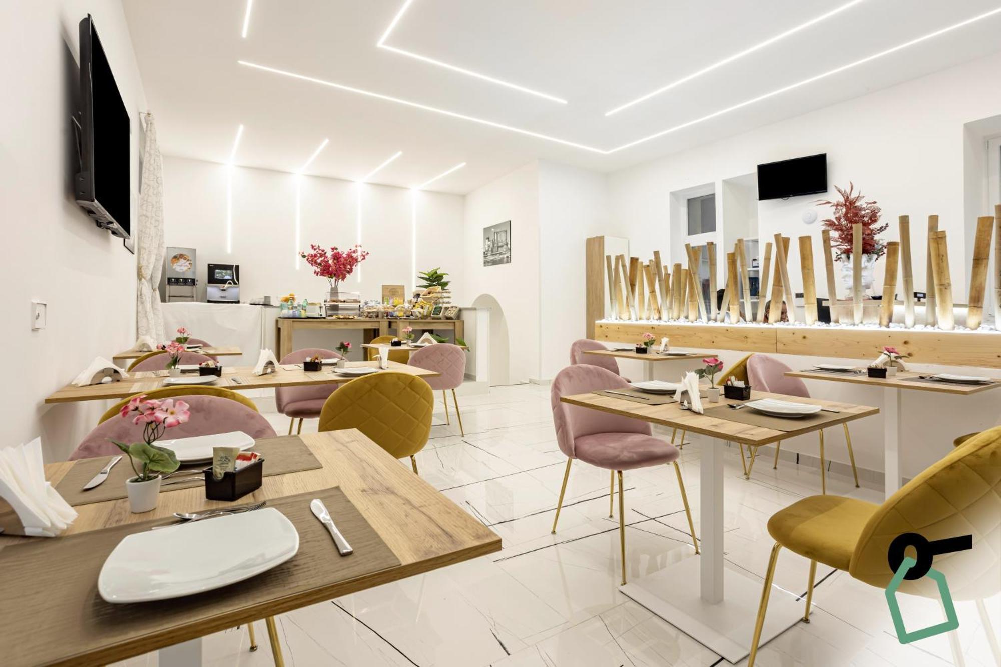 Hotiday Room Collection - Napoli Sant'Arcangelo מראה חיצוני תמונה