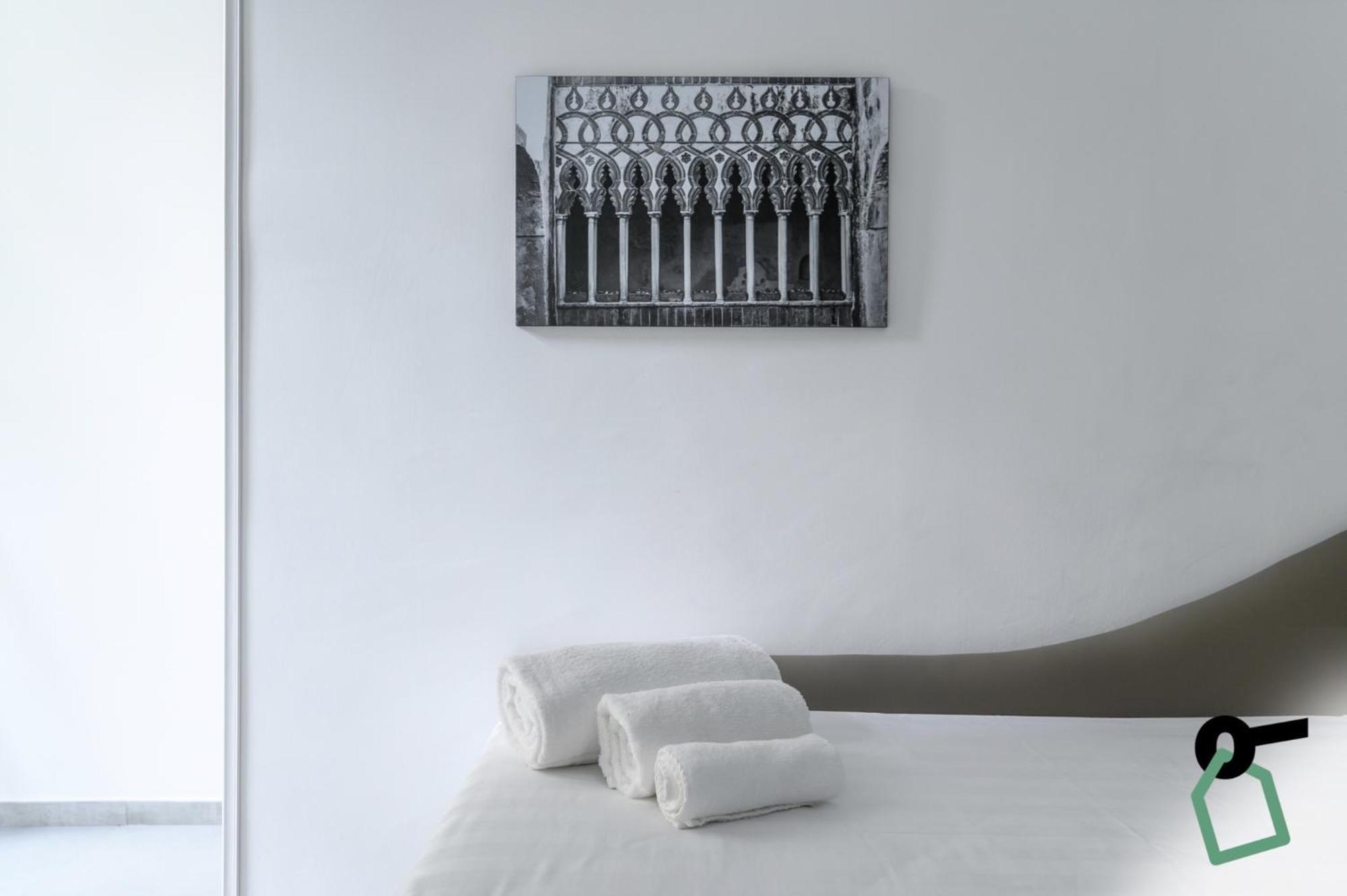 Hotiday Room Collection - Napoli Sant'Arcangelo מראה חיצוני תמונה
