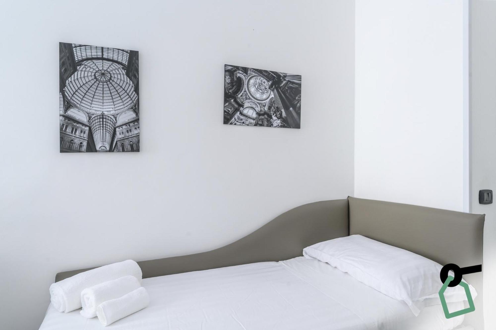 Hotiday Room Collection - Napoli Sant'Arcangelo מראה חיצוני תמונה