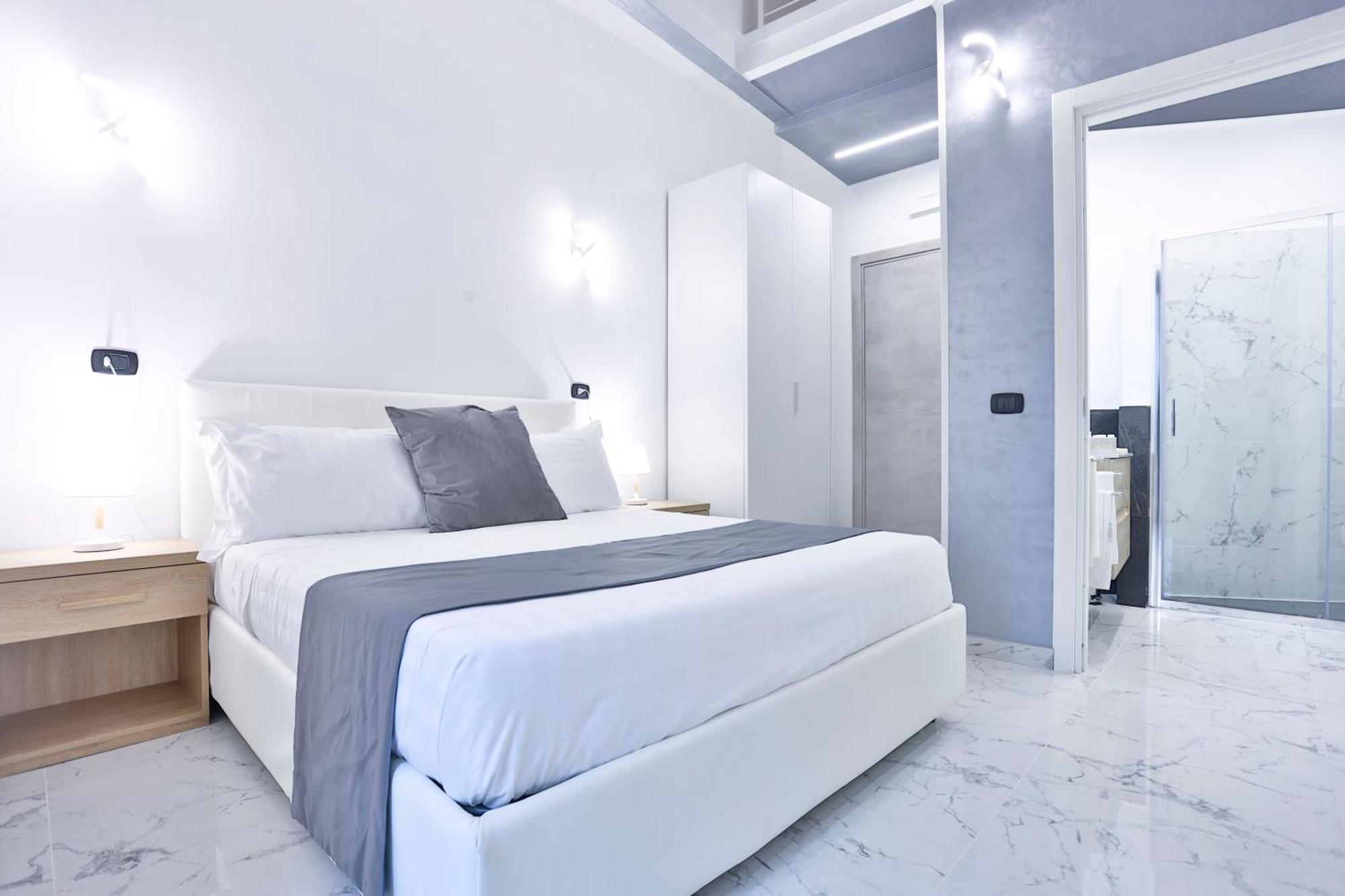 Hotiday Room Collection - Napoli Sant'Arcangelo מראה חיצוני תמונה