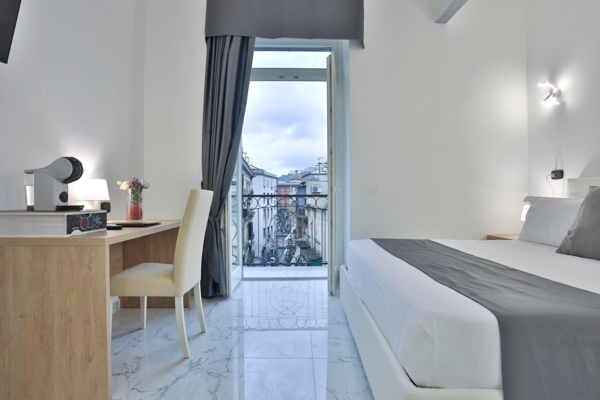 Hotiday Room Collection - Napoli Sant'Arcangelo מראה חיצוני תמונה