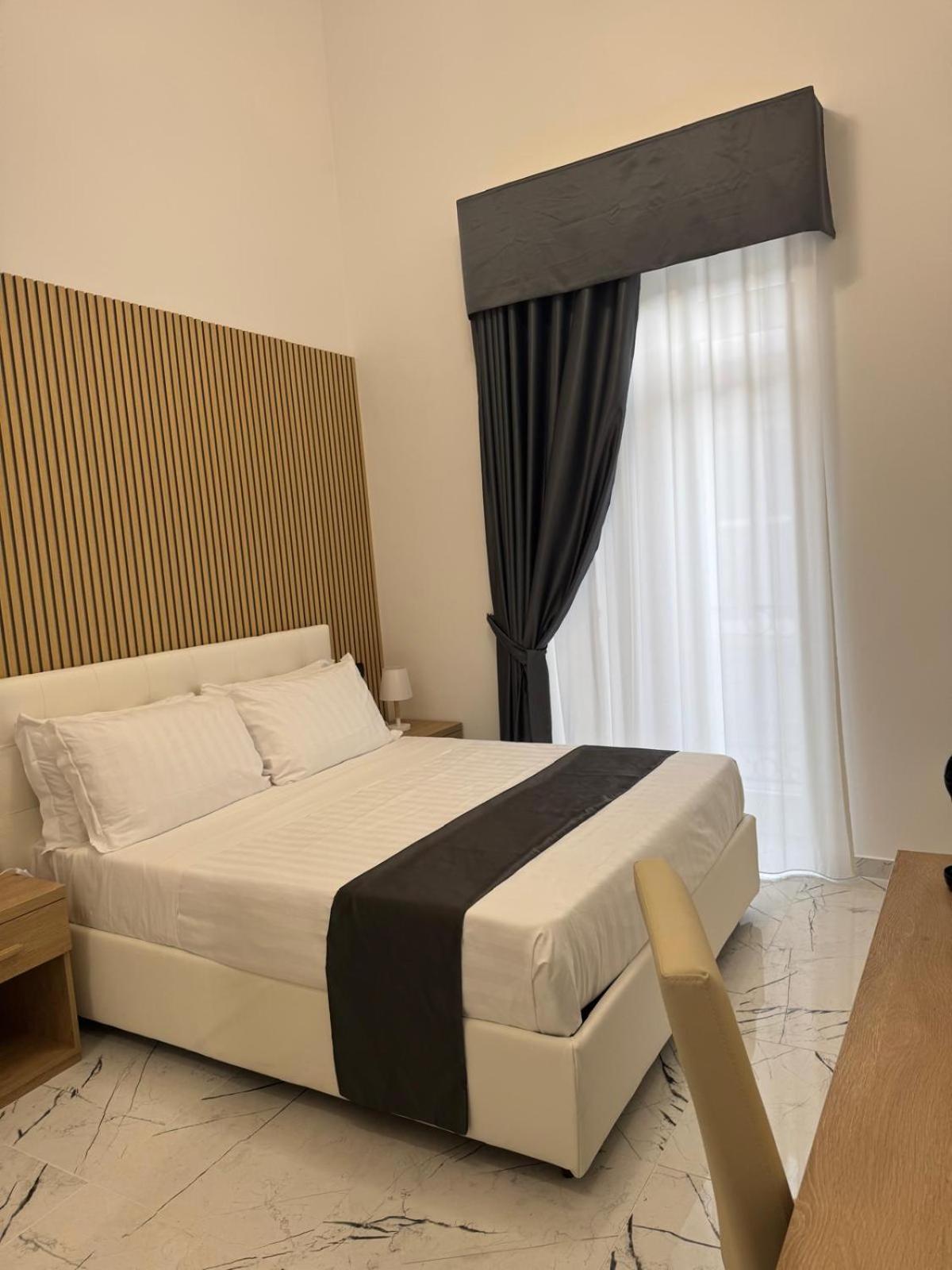 Hotiday Room Collection - Napoli Sant'Arcangelo מראה חיצוני תמונה