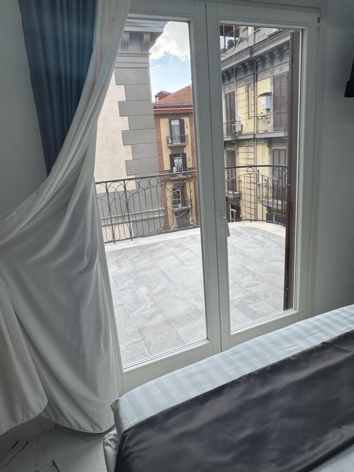 Hotiday Room Collection - Napoli Sant'Arcangelo מראה חיצוני תמונה