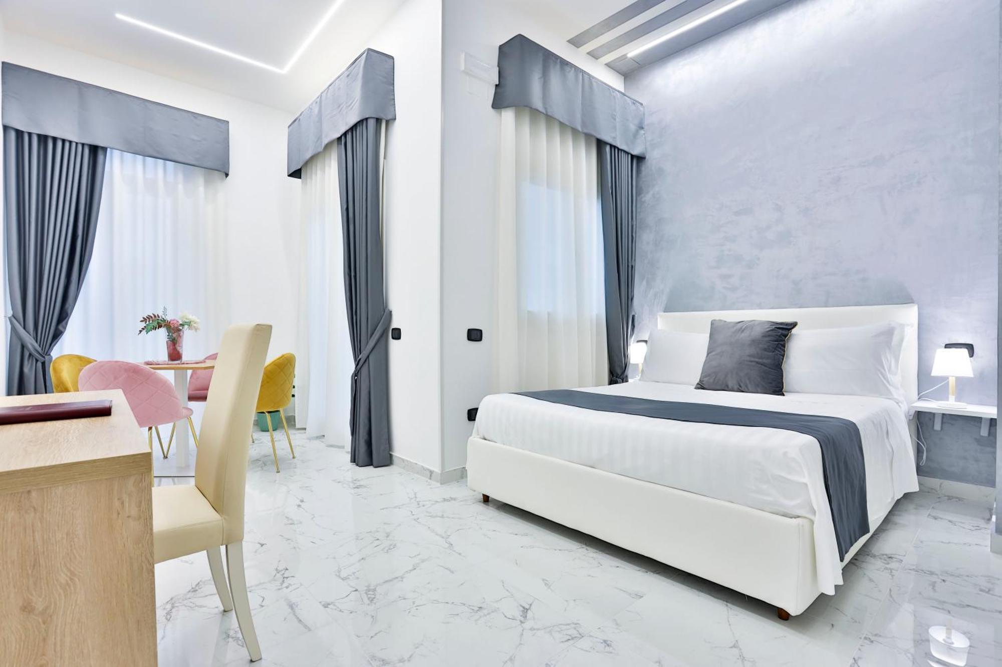 Hotiday Room Collection - Napoli Sant'Arcangelo מראה חיצוני תמונה